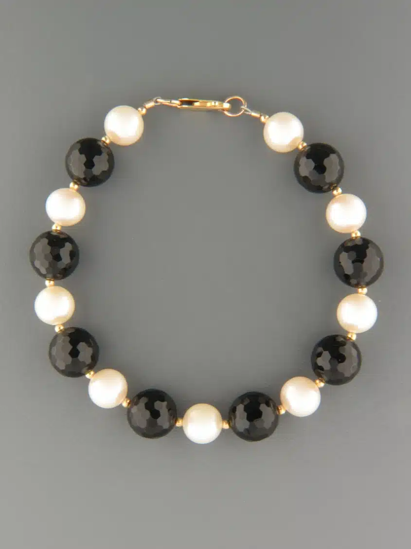 Onyx & Pearl Bracelet - 10mm round faceted stones