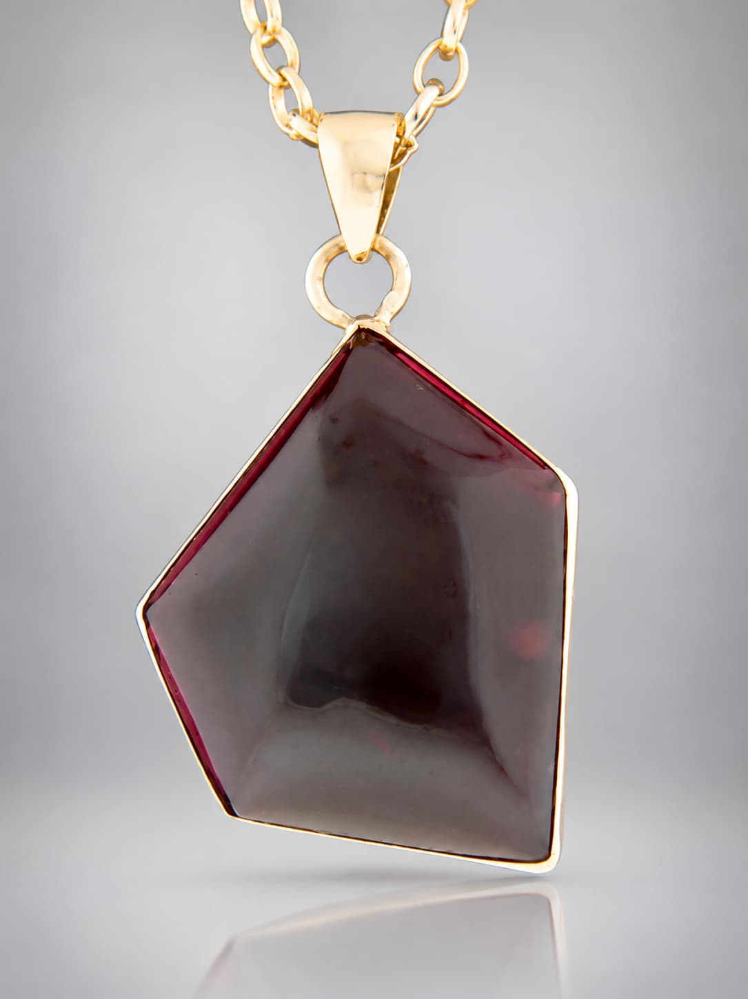 Garnet Pendant - 9ct gold