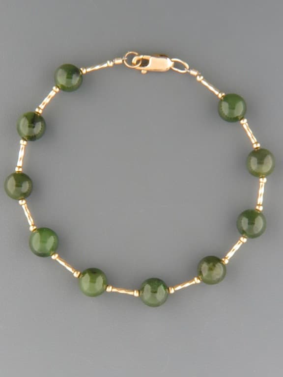 Jade Bracelet - 8mm round stones with twist beads