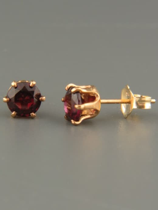 Garnet Earrings - Gold stud - 5mm stones