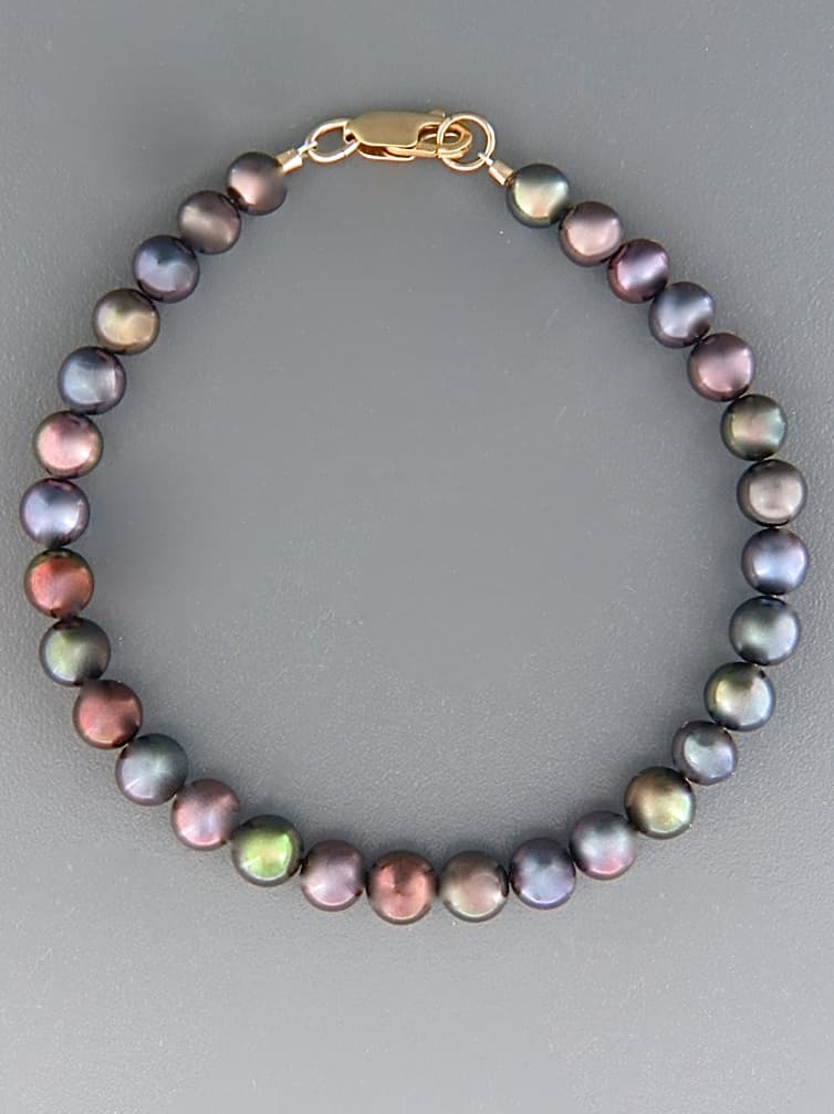 6mm dark Pearl Bracelet with Gold clasp - YD6B