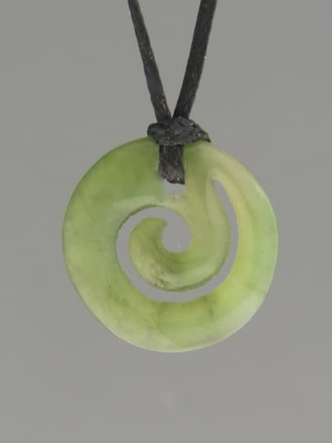 Jade Closed Spiral (small) - JF1