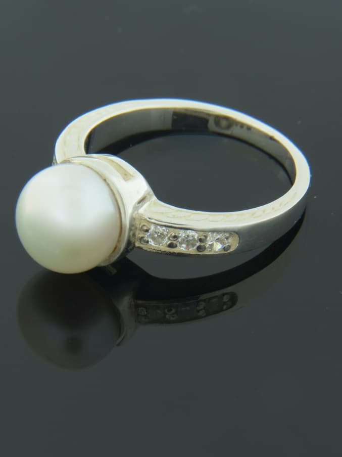 White Pearl Ring with Zircon - Sterling Silver