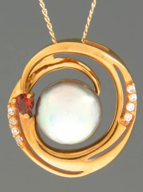 Pacific Pearl Pendant - Gold Vermeil
