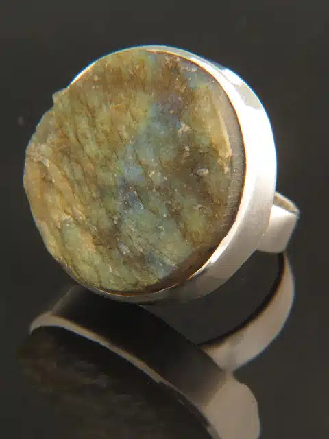 Raw Labradorite ring - Sterling Silver