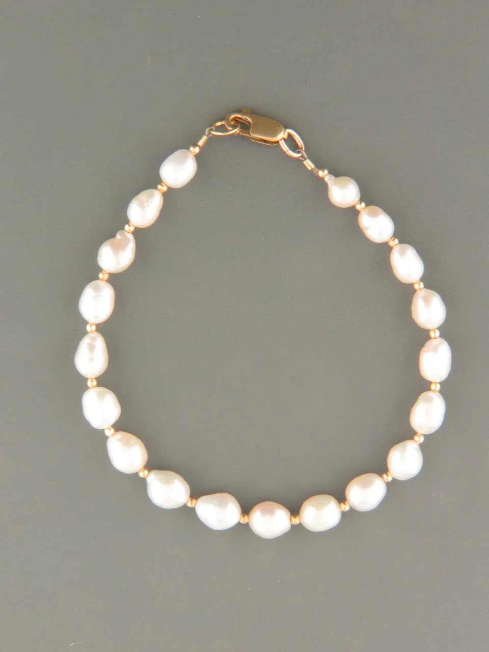 White Baroque Pearl Bracelet with Gold beads - YWBQ2B