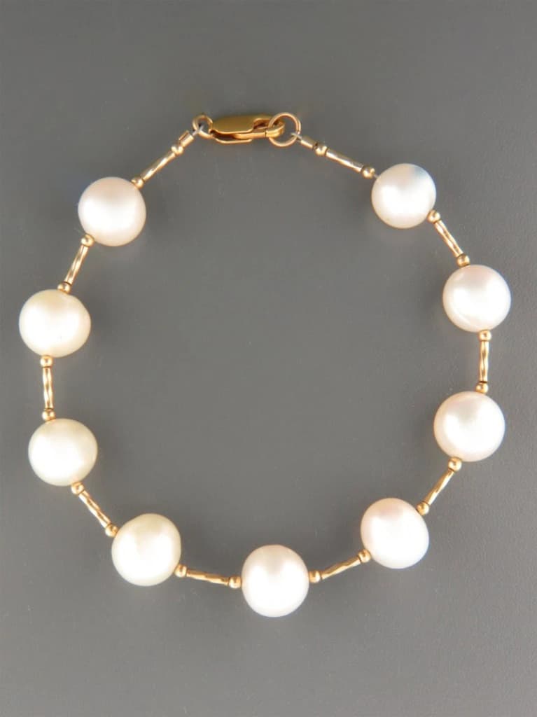 10mm Pearl Bracelet with gold twist beads