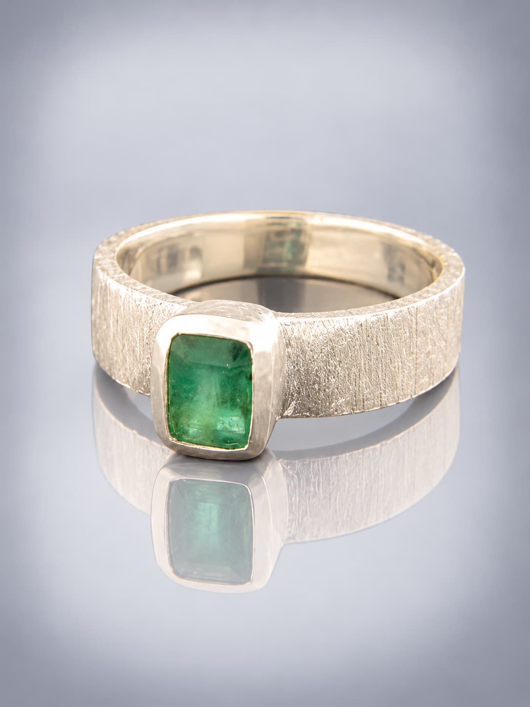 Emerald ring - Sterling Silver